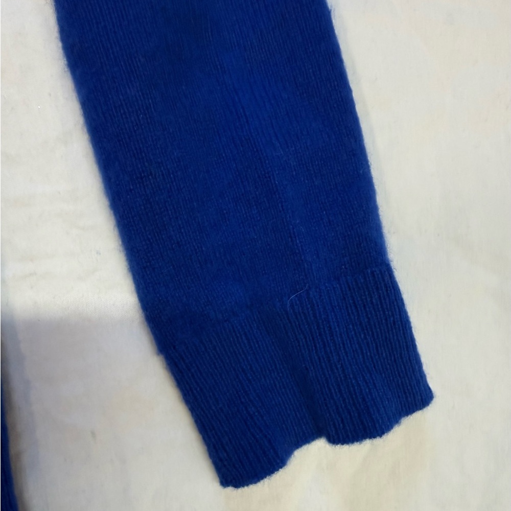 Charter Club Luxury 100% Cashmere Women's V-Neck Blue Sweater R13C - Picture 5 of 7